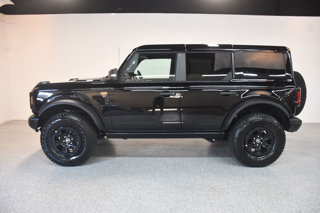 Used 2025 Ford Bronco Badlands AWD/4WD image 3