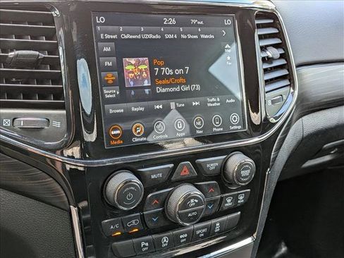 Used 2021 Jeep Grand Cherokee Laredo X image 16