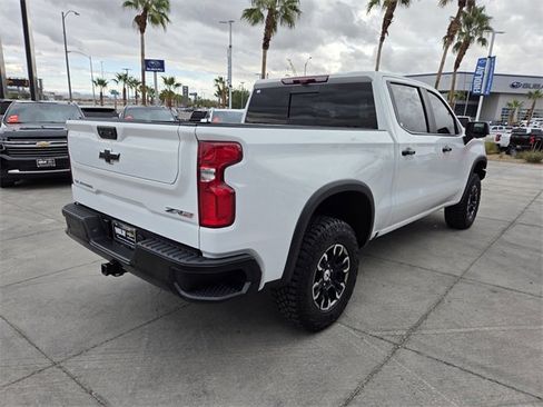 Used 2025 Chevrolet Silverado 1500 ZR2 w/ Technology Package image 6