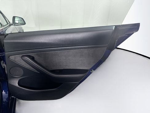 Used 2023 Tesla Model 3 Standard Range image 29