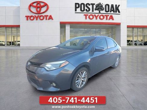 Used 2015 Toyota Corolla LE FWD image 3