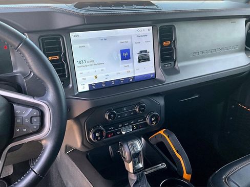 Used 2024 Ford Bronco Badlands image 6