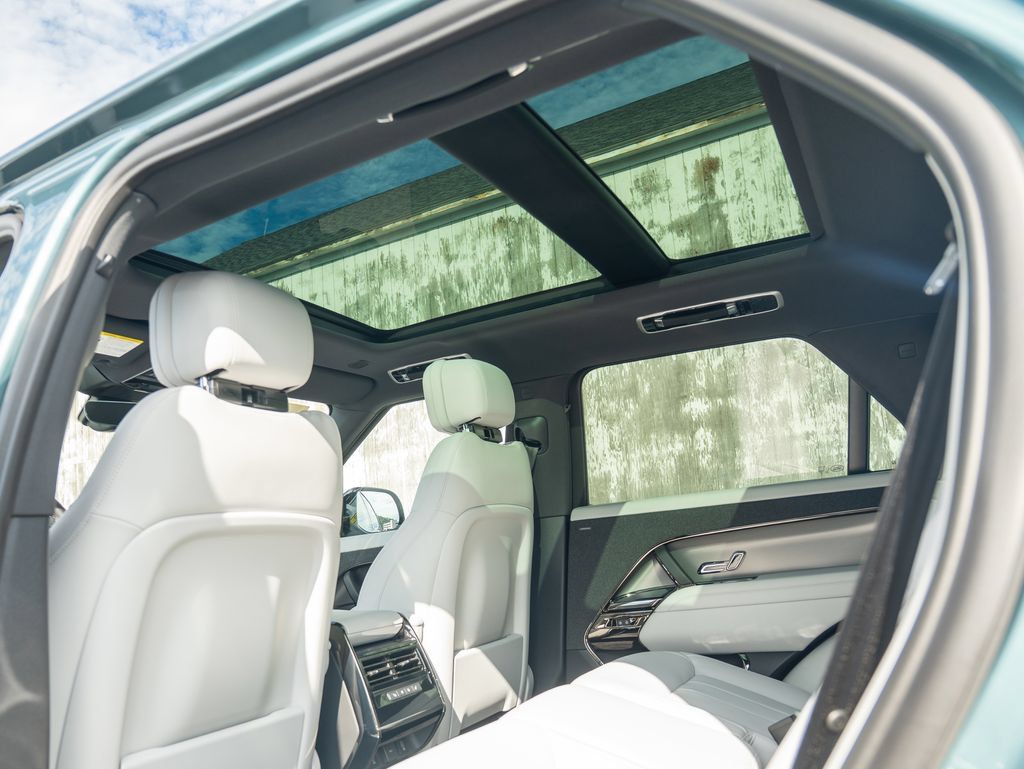 New 2027 Land Rover Range Rover Sport SE AWD/4WD image 22