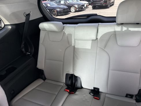 Used 2023 Kia Telluride S AWD/4WD image 34
