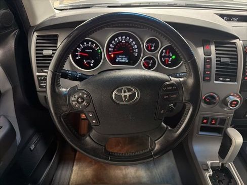 Used 2011 Toyota Sequoia Limited image 15