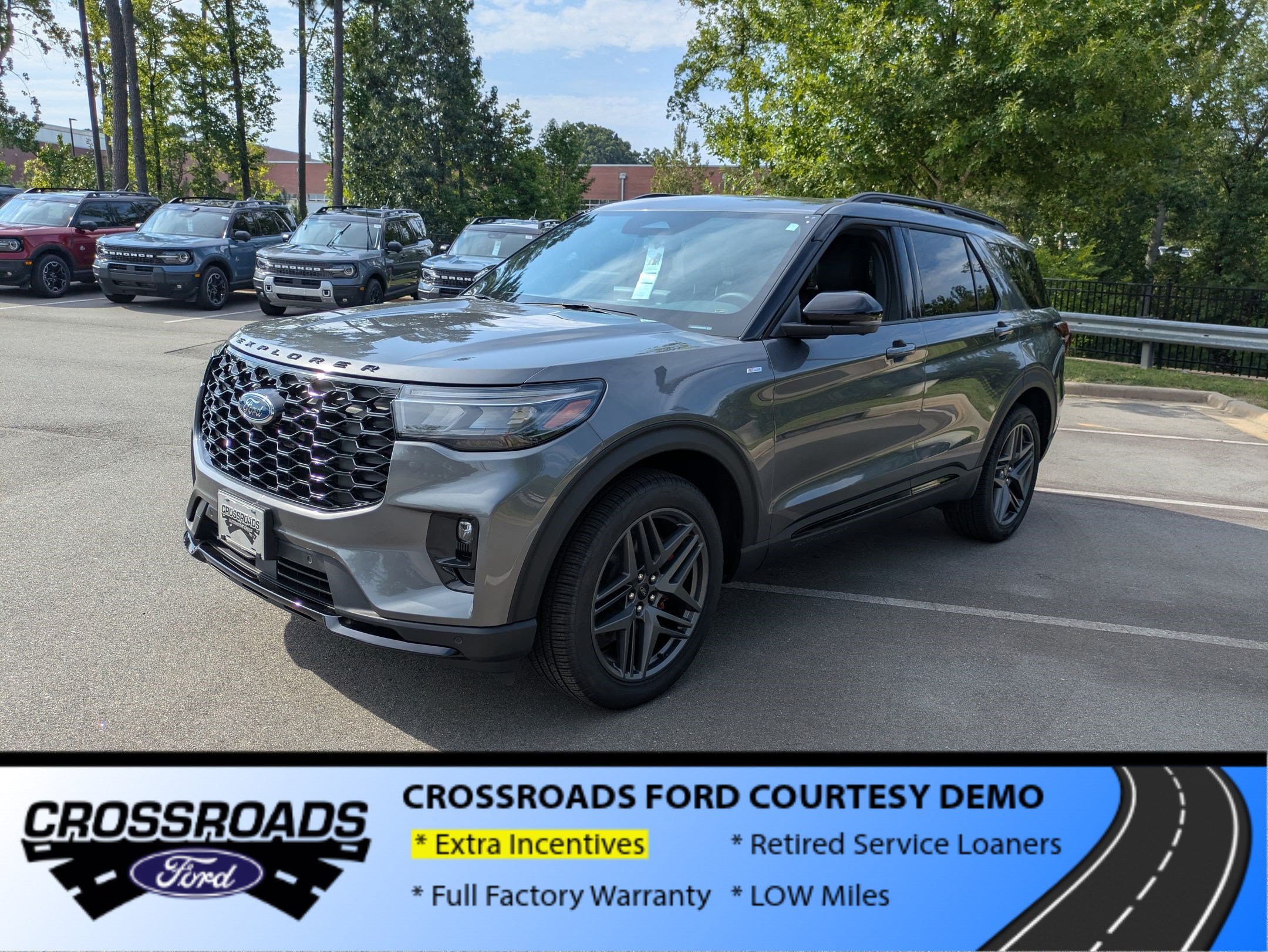 New 2026 Ford Explorer ST-Line w/ ST-Line Street Pack AWD/4WD image 8