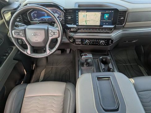 Used 2022 Chevrolet Silverado 1500 ZR2 w/ Technology Package AWD/4WD image 6