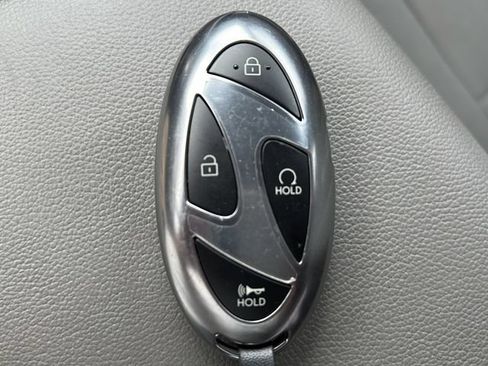 Certified 2025 Hyundai Elantra SEL FWD image 30