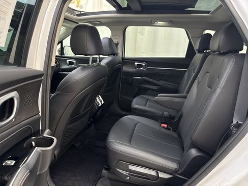 Certified 2022 Kia Sorento SX image 14