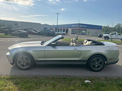 Used 2010 Ford Mustang Premium image 20