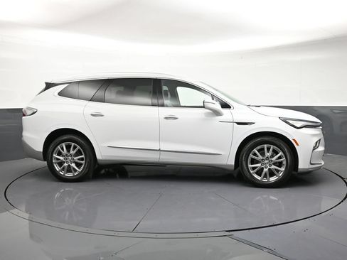 Certified 2024 Buick Enclave Essence w/ Experience Buick Package AWD/4WD image 6