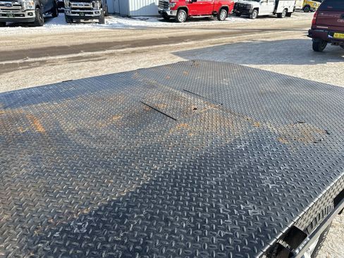 Used 2024 Chevrolet Silverado 2500 LT w/ Convenience Package image 31