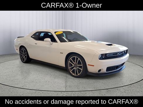 Used 2023 Dodge Challenger R/T image 2