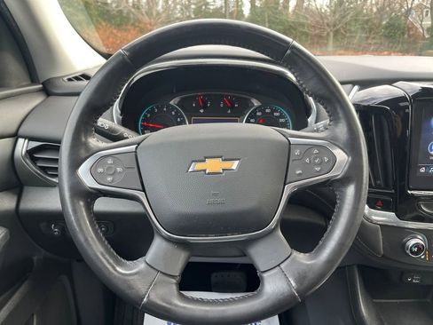 Used 2020 Chevrolet Traverse LT w/ LT Premium Package image 24
