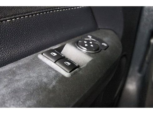 Used 2018 Ford Mustang Coupe w/ Black Accent Pkg RWD image 19