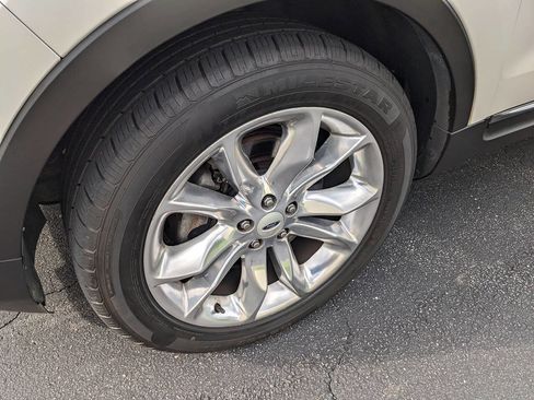 Used 2013 Ford Explorer XLT AWD/4WD image 16