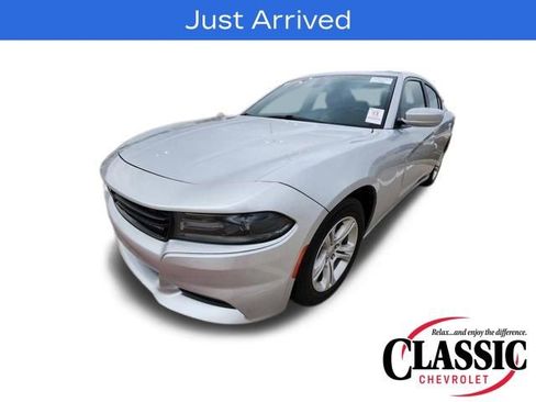 Used 2021 Dodge Charger SXT w/ Leather Interior Group image 5
