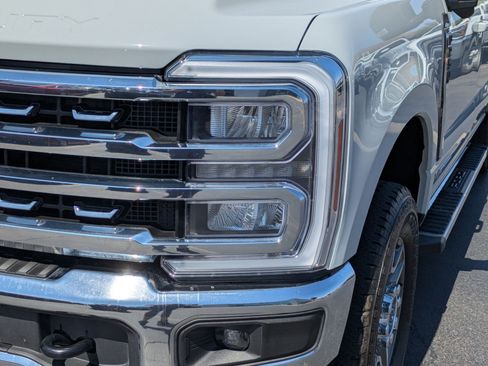 Certified 2025 Ford F250 Lariat AWD/4WD image 12