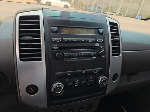 Used 2012 Nissan Frontier SV w/ SV Premium Utility Pkg AWD/4WD image 7