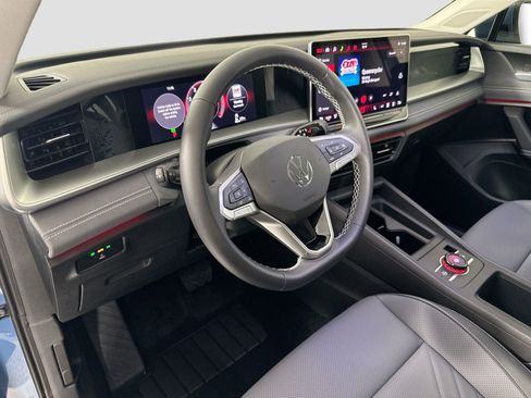 New 2026 Volkswagen Tiguan SE image 9