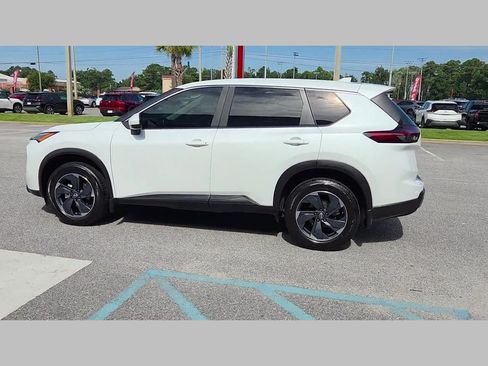 Used 2025 Nissan Rogue SV FWD image 26