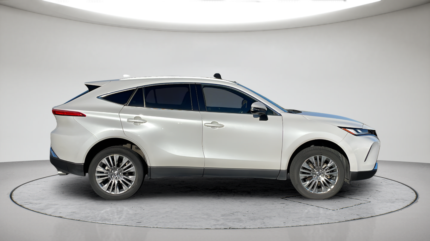 Used 2023 Toyota Venza Limited AWD/4WD image 4