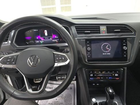 Used 2023 Volkswagen Tiguan SE R-Line AWD/4WD image 14