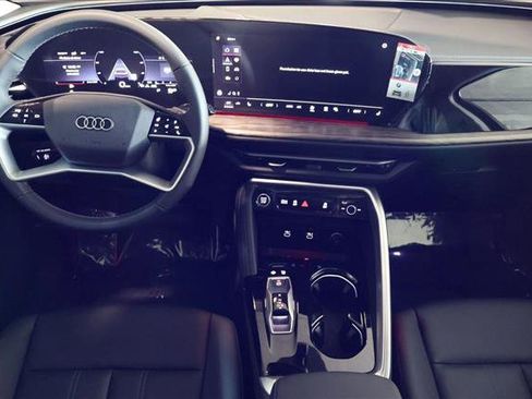 New 2025 Audi Q5 Premium image 15