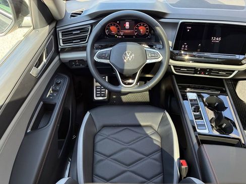 New 2026 Volkswagen Atlas Peak Edition image 10