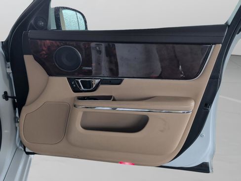 Used 2017 Jaguar XJ R-Sport image 47