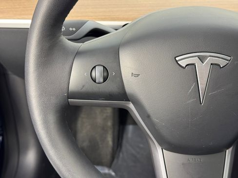 Used 2023 Tesla Model 3 Standard Range image 19