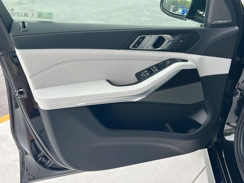 New 2026 BMW X5 xDrive40i w/ M Sport Package AWD/4WD image 16