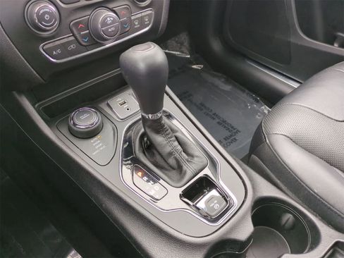 Certified 2020 Jeep Cherokee Limited image 33