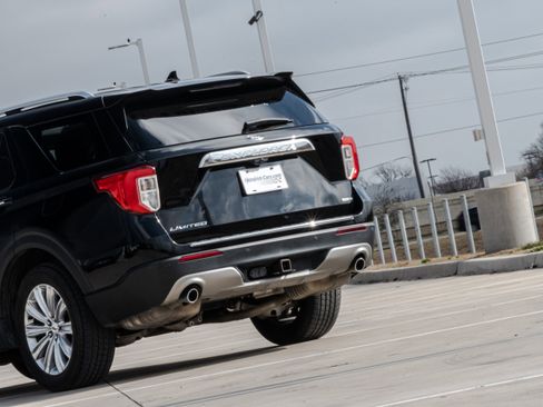 Used 2020 Ford Explorer Limited w/ Class III Trailer Tow Package image 6