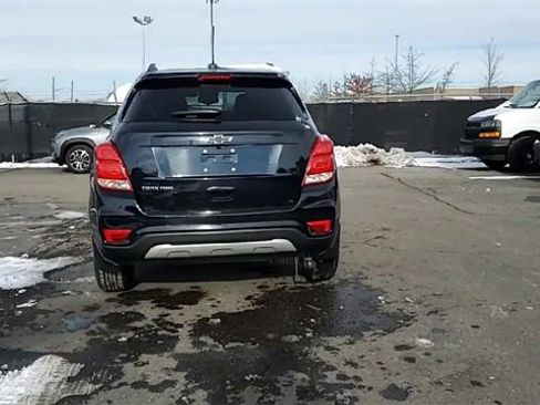 Certified 2022 Chevrolet Trax LT w/ LT Convenience Package image 7