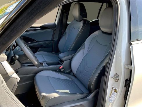 New 2026 Volkswagen Tiguan SE R-Line image 19