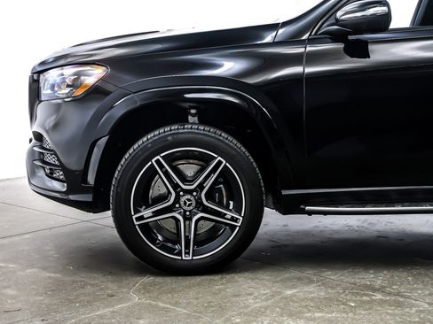 Used 2022 Mercedes-Benz GLS 450 4MATIC image 10