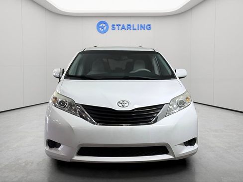 Used 2013 Toyota Sienna LE FWD image 15