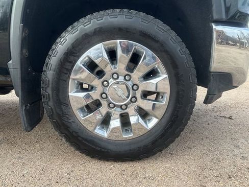 Used 2022 Chevrolet Silverado 2500 LTZ w/ LTZ Plus Package image 10