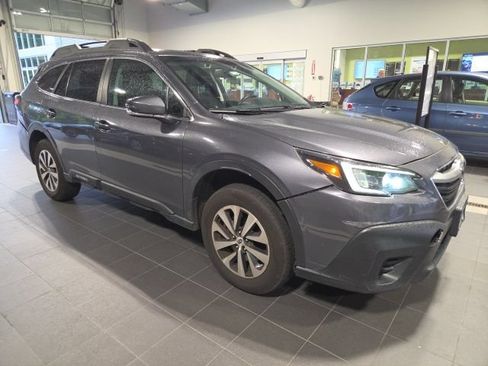 Used 2022 Subaru Outback Premium AWD/4WD image 4