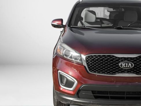 Used 2017 Kia Sorento LX w/ LX Convenience Package image 52