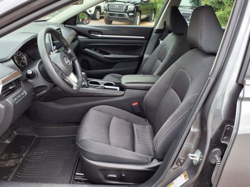 Used 2023 Nissan Altima 2.5 SV image 11