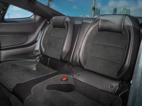 Used 2022 Ford Mustang Shelby GT500 w/ Technology Package image 8