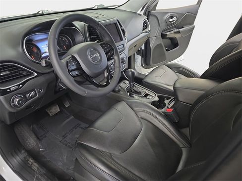 Used 2023 Jeep Cherokee Altitude Lux image 18