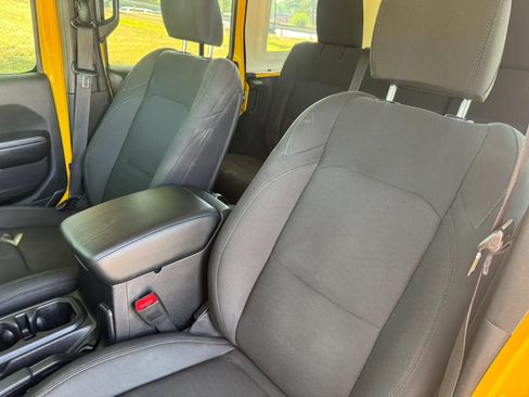 Used 2018 Jeep Wrangler Unlimited Sport S AWD/4WD image 24
