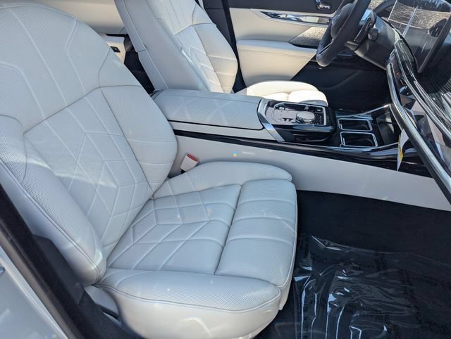 New 2026 BMW 740i w/ Executive Package RWD image 12