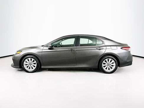 Used 2018 Toyota Camry LE w/ Convenience Package image 4