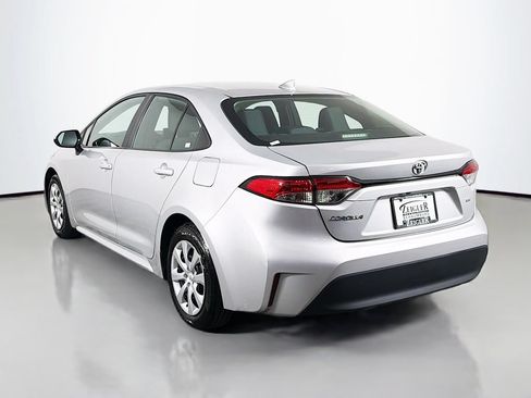 Used 2024 Toyota Corolla LE FWD image 5