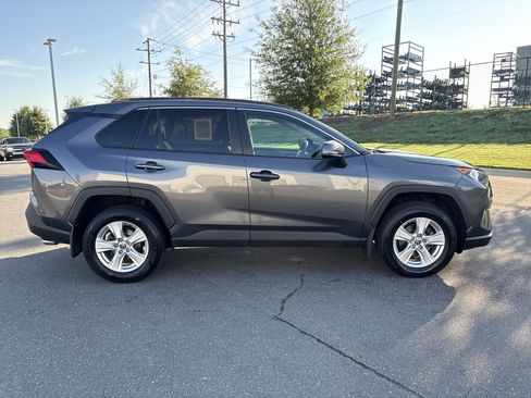 Used 2021 Toyota RAV4 XLE w/ Convenience Package AWD/4WD image 10