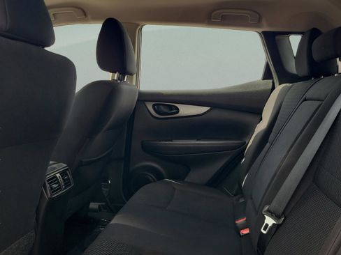 Used 2020 Nissan Rogue Sport S image 12